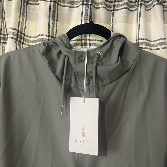 RAINS Rain Jacket in Stone NWT S/M - Picture 5 of 6